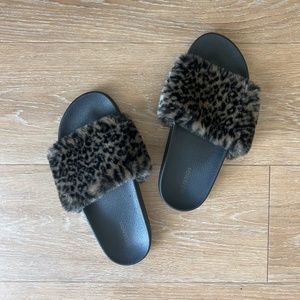 Kittenish leopard slides
